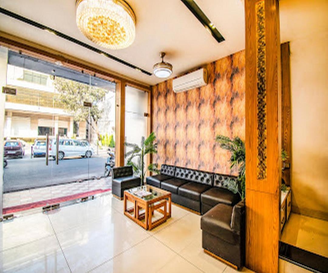 Cherrystay Kiran Inn Indore Zewnętrze zdjęcie