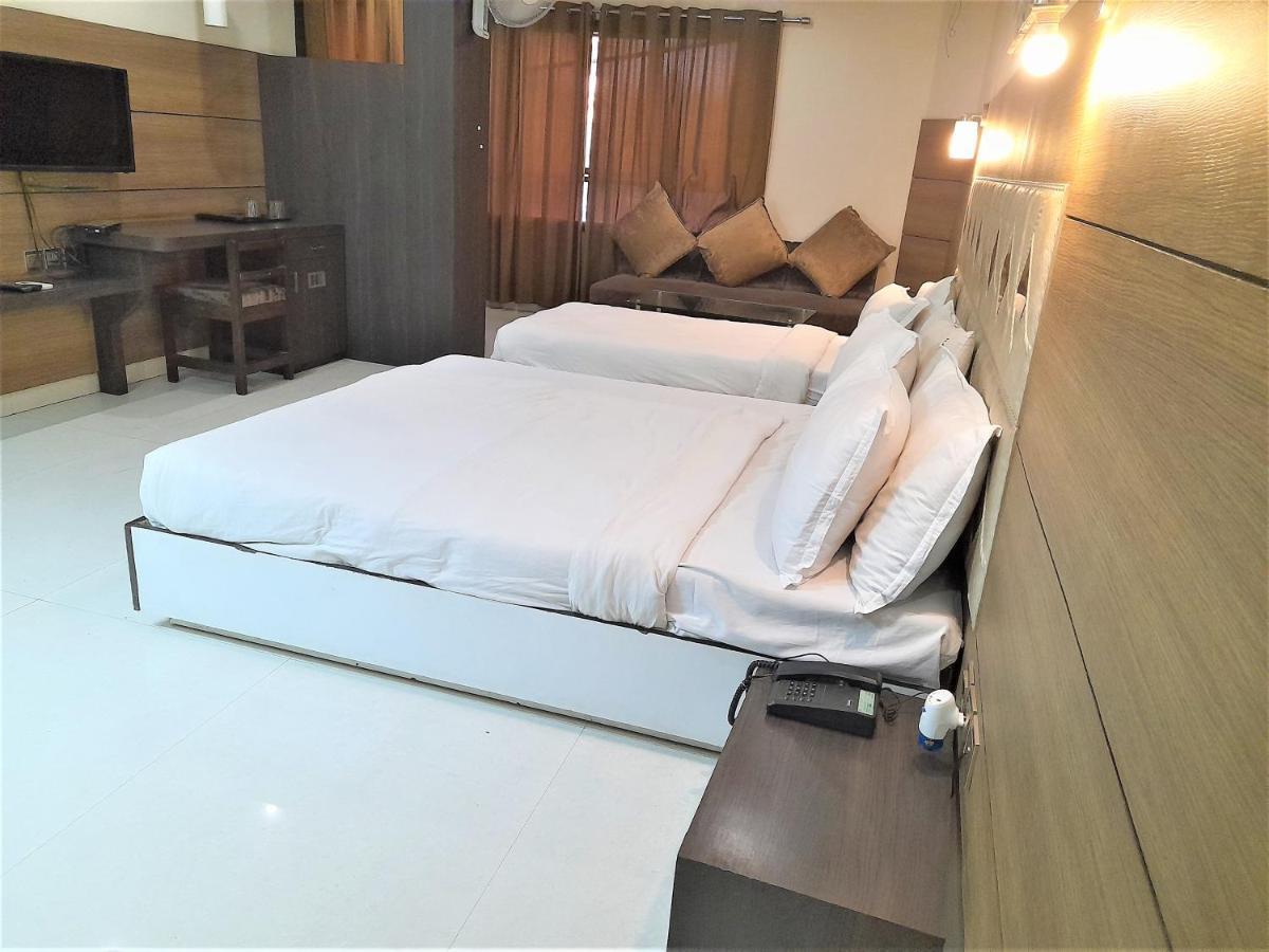 Cherrystay Kiran Inn Indore Zewnętrze zdjęcie